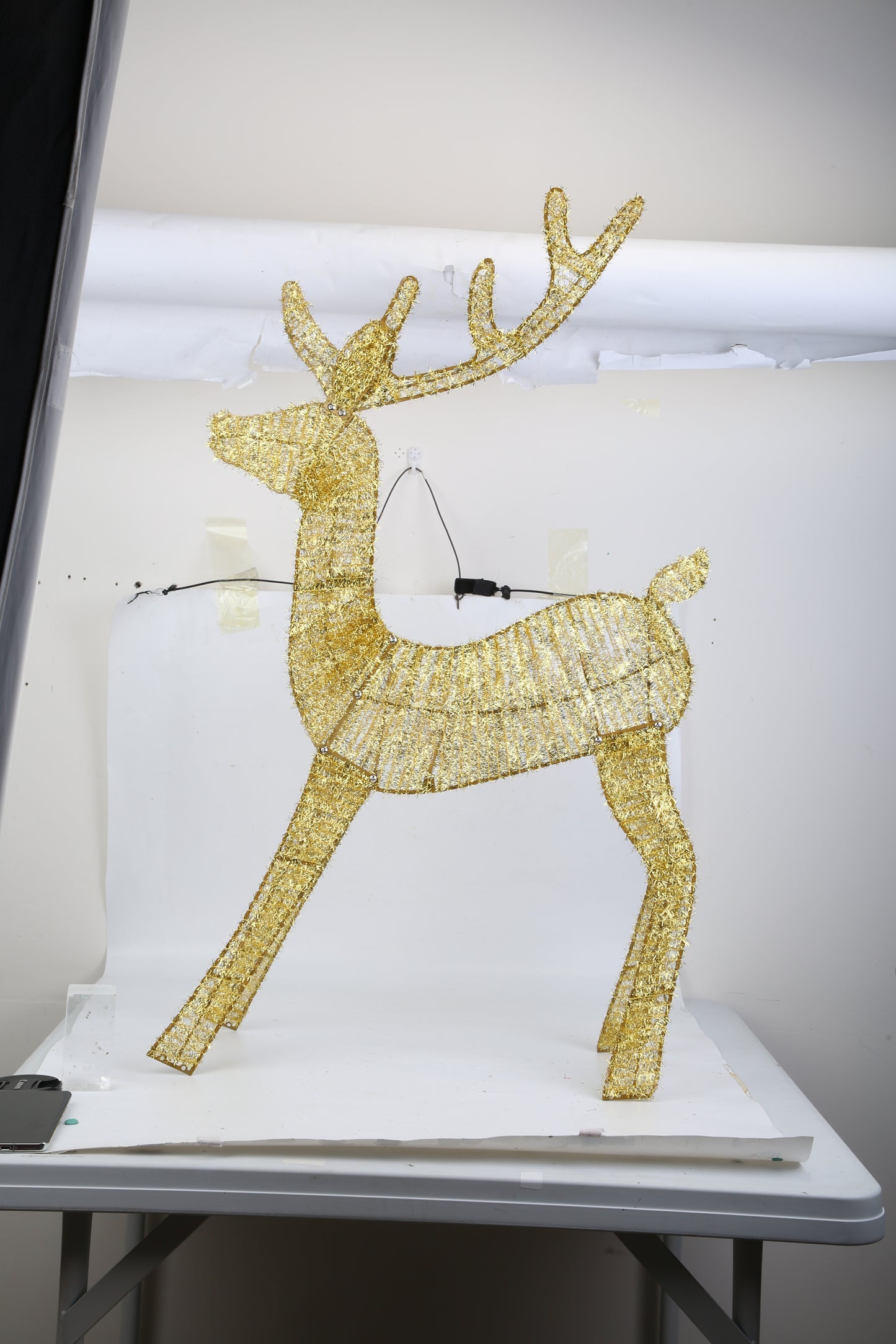 “Lighted Christmas Reindeer & Sleigh Decoration – Indoor/Outdoor Holiday Display with 8 Lighting Modes – Limited Stock!”