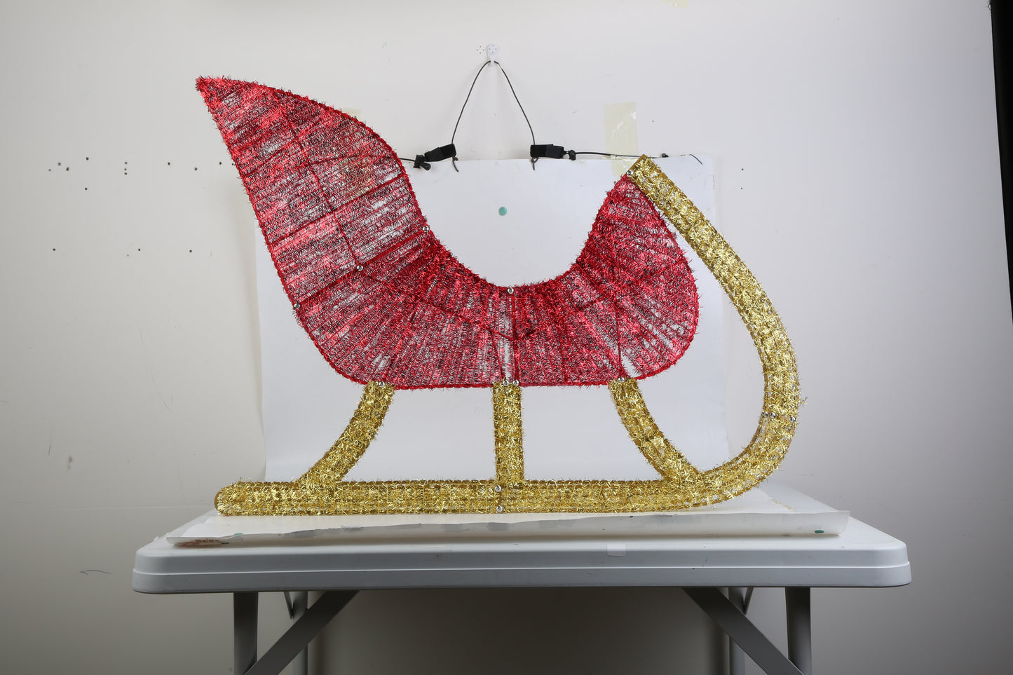 “Lighted Christmas Reindeer & Sleigh Decoration – Indoor/Outdoor Holiday Display with 8 Lighting Modes – Limited Stock!”